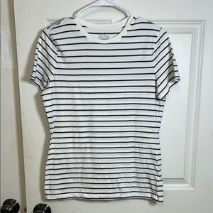 Lord & Taylor Black and White Short Sleeve Tee Shirt size medium, cotton blend